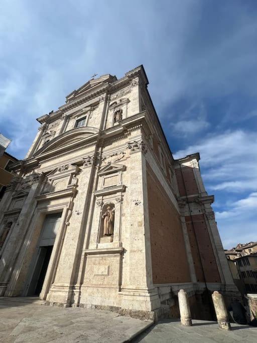 Nel Cuore Della Citta Siena Esterno foto